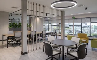Mobiliario corporativo heineken zona colaborativa