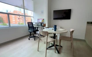 mobiliario-hospitalario-clinica-ces-oviedo-consultorio-mesa