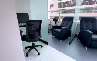 mobiliario-hospitalario-clinica-ces-oviedo-consultorio-sillon-azul